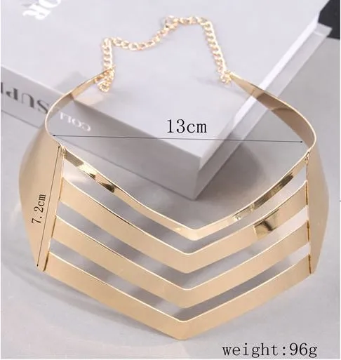 Golden Glamour: Haute Couture Neck Collar